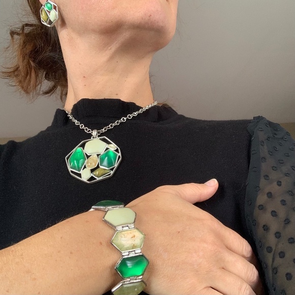 Kenneth Cole Three-Piece Green Jewelry Set - Picture 7 of 15
